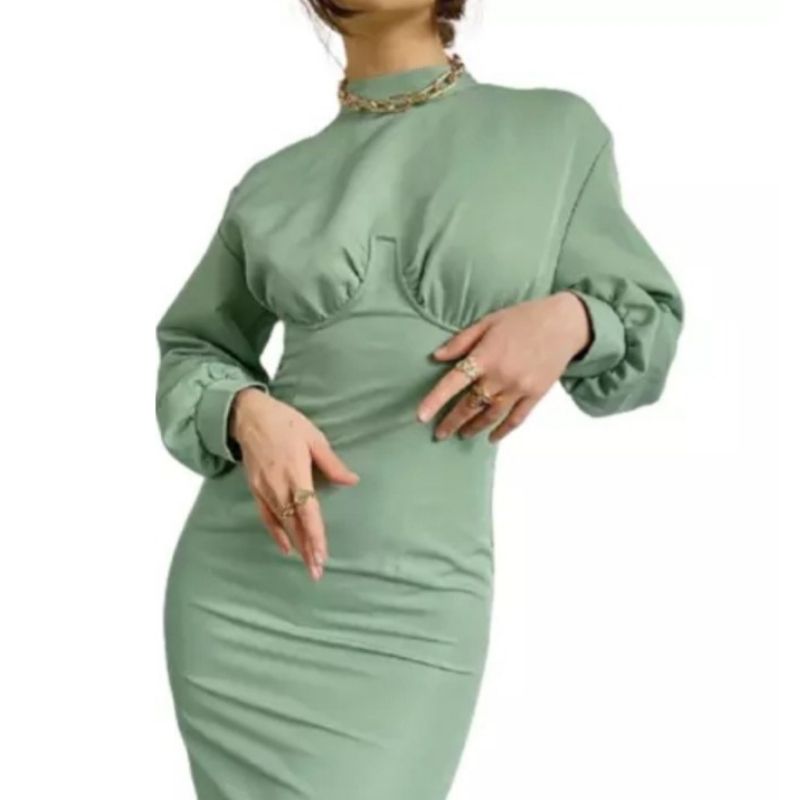 The green dress, the collar design is high collar